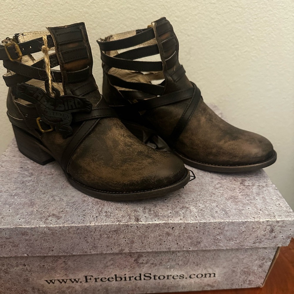 Freebird by Steven Stair black distressed Booties Boots  sz 7  nwt box